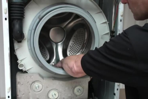 美的洗衣機顯示CE故障的維修處理方法!