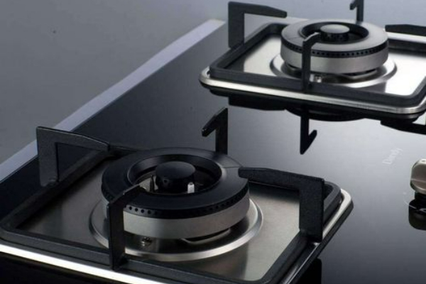 燃氣灶通電后不加熱，可能是幾個原因引起的